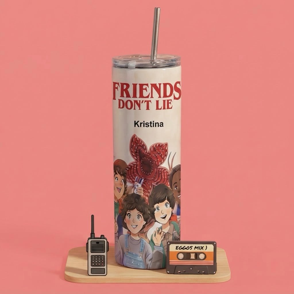 Beli tumbler sa motivima serije Stranger Things, natpis Friends Dont Lie i imenom Kristina